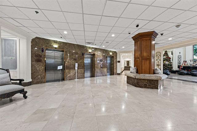 3525 Sage Road 1402, Houston, TX 77056