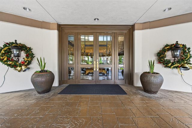 3525 Sage Road 1402, Houston, TX 77056