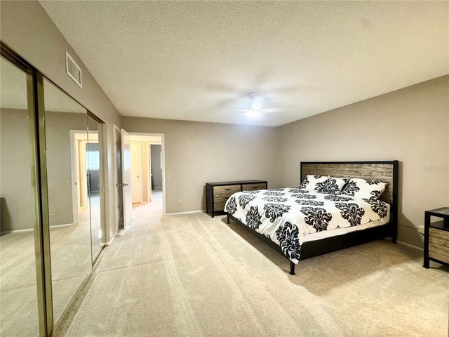 2402 ECUADORIAN WAY 40, Clearwater, FL 33763