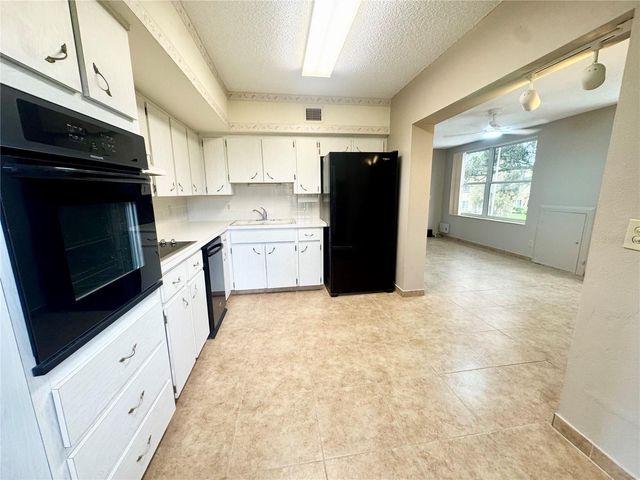 2402 ECUADORIAN WAY 40, Clearwater, FL 33763