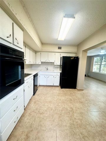 2402 ECUADORIAN WAY 40, Clearwater, FL 33763
