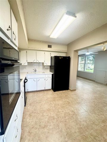 2402 ECUADORIAN WAY 40, Clearwater, FL 33763