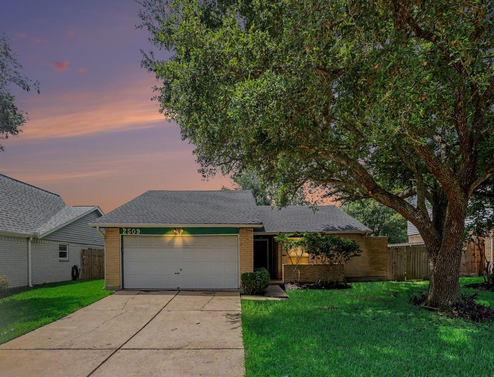 2509 Merrimac Drive, League City, TX 77573