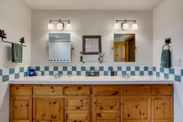 10203 Reedy Dr, Browns Valley, CA 95901