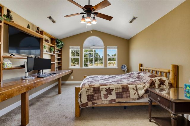 10203 Reedy Dr, Browns Valley, CA 95901