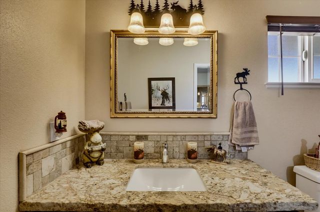10203 Reedy Dr, Browns Valley, CA 95901