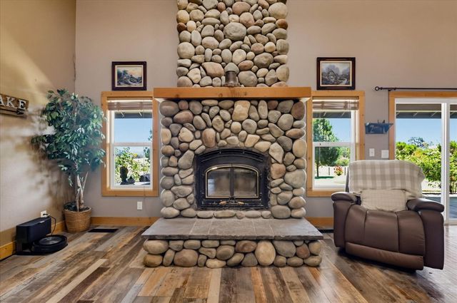 10203 Reedy Dr, Browns Valley, CA 95901