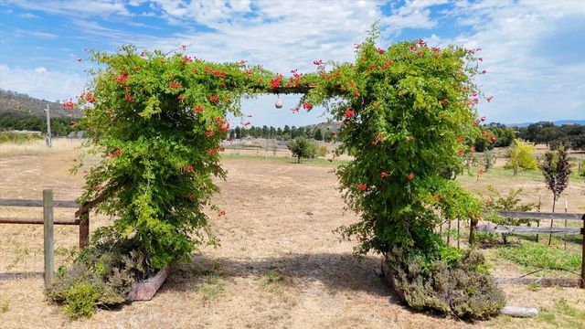 10203 Reedy Dr, Browns Valley, CA 95901