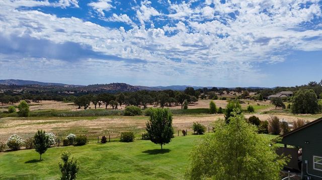 10203 Reedy Dr, Browns Valley, CA 95901
