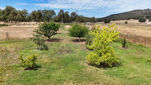 10203 Reedy Dr, Browns Valley, CA 95901