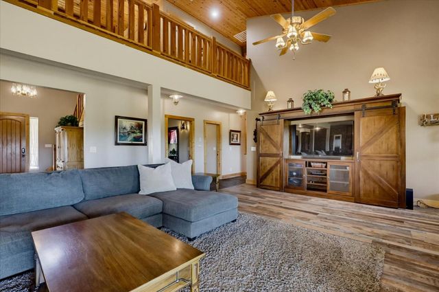 10203 Reedy Dr, Browns Valley, CA 95901