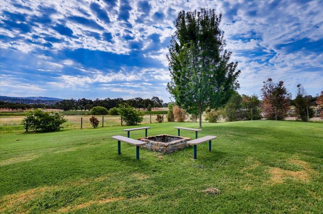 10203 Reedy Dr, Browns Valley, CA 95901