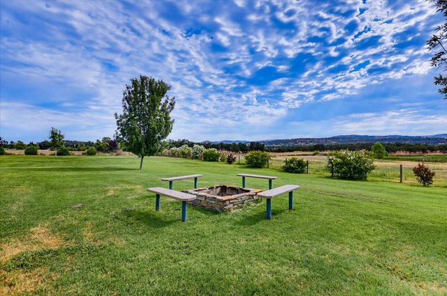 10203 Reedy Dr, Browns Valley, CA 95901