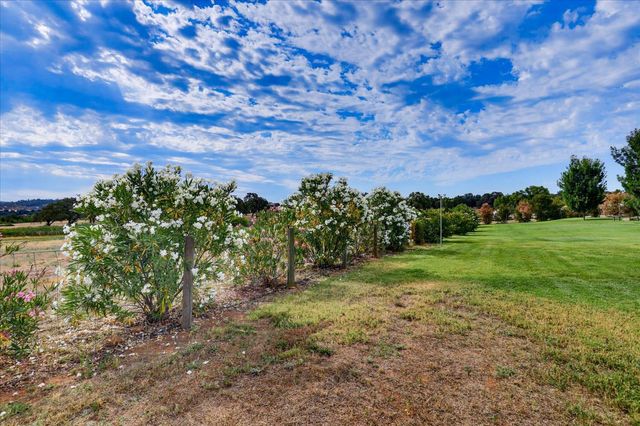 10203 Reedy Dr, Browns Valley, CA 95901