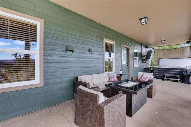 10203 Reedy Dr, Browns Valley, CA 95901