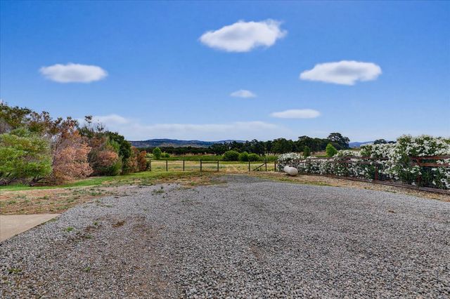 10203 Reedy Dr, Browns Valley, CA 95901