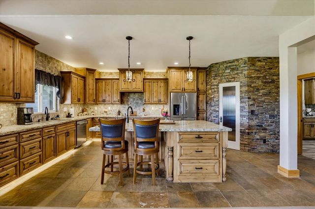 10203 Reedy Dr, Browns Valley, CA 95901