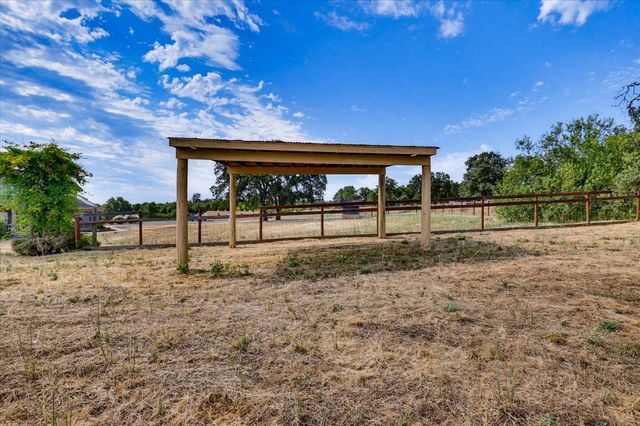 10203 Reedy Dr, Browns Valley, CA 95901