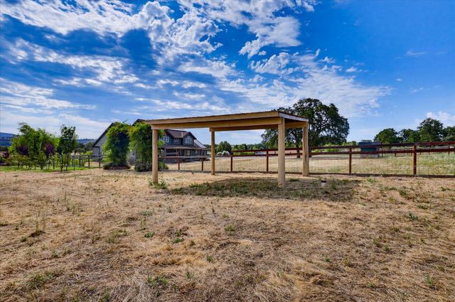10203 Reedy Dr, Browns Valley, CA 95901