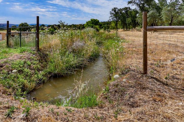 10203 Reedy Dr, Browns Valley, CA 95901