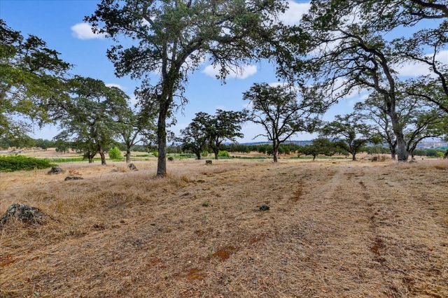 10203 Reedy Dr, Browns Valley, CA 95901