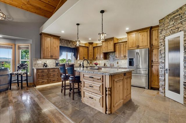 10203 Reedy Dr, Browns Valley, CA 95901