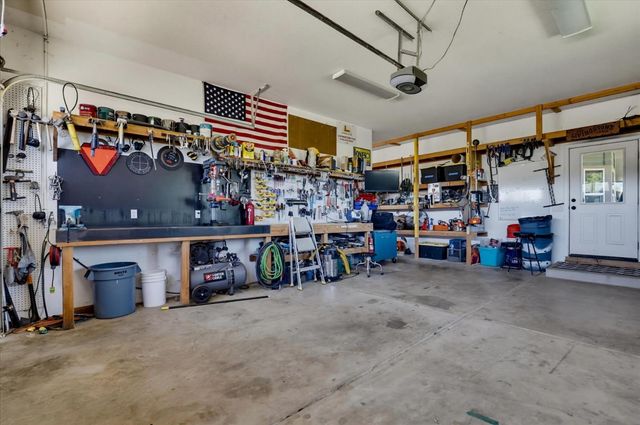 10203 Reedy Dr, Browns Valley, CA 95901