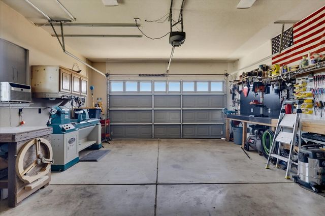 10203 Reedy Dr, Browns Valley, CA 95901