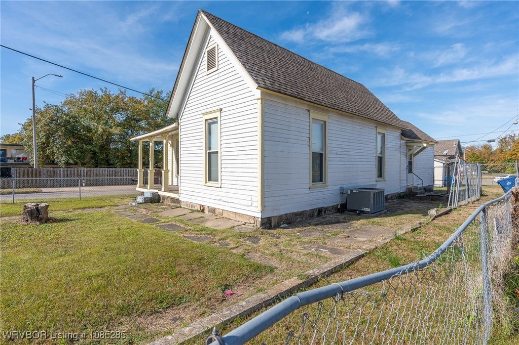 701 N 11th 1015 N G N 11th and G Street 701 N 11th 1015 N G N 11th and G Street