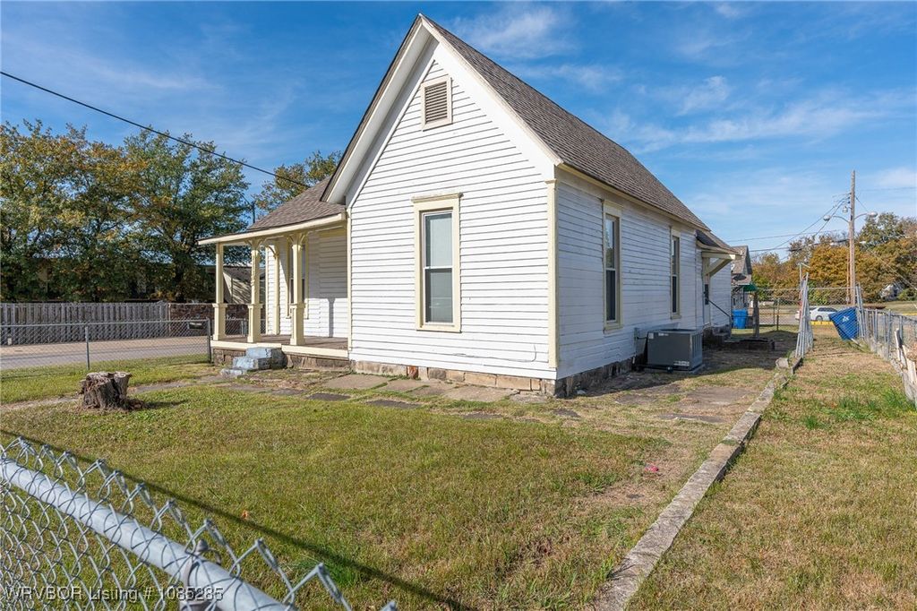 701 N 11th 1015 N G N 11th and G Street 701 N 11th 1015 N G N 11th and G Street