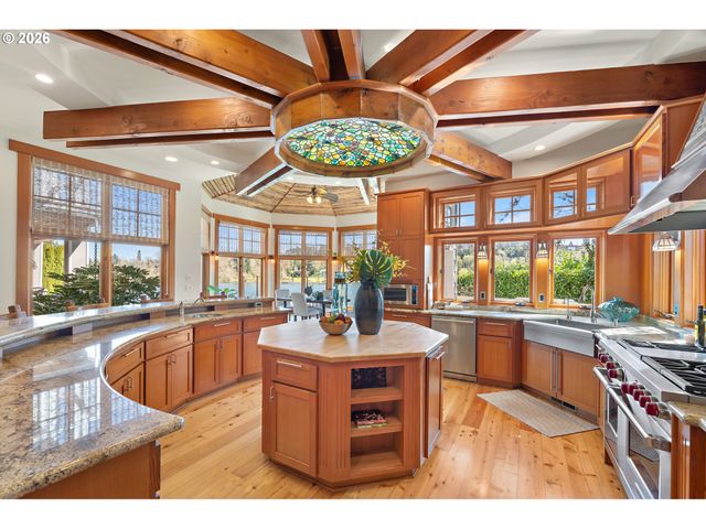 12790 S FIELDING Rd, Lake Oswego, OR 97034