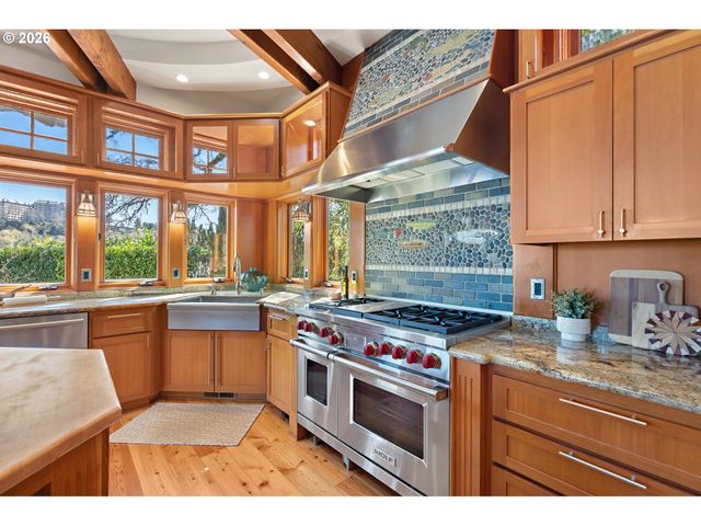 12790 S FIELDING Rd, Lake Oswego, OR 97034