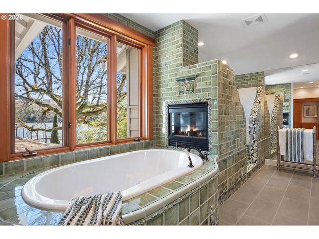 12790 S FIELDING Rd, Lake Oswego, OR 97034