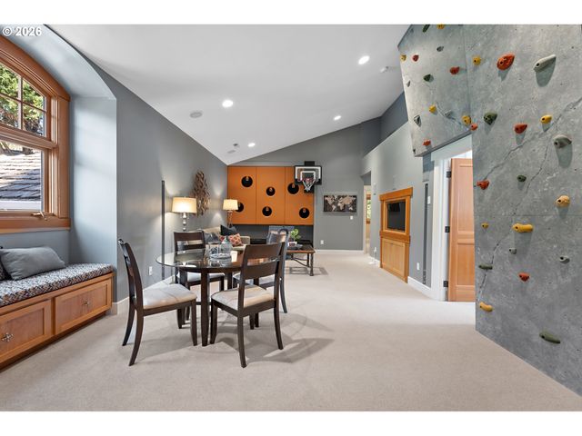 12790 S FIELDING Rd, Lake Oswego, OR 97034