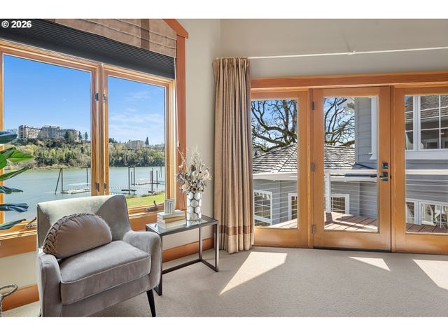 12790 S FIELDING Rd, Lake Oswego, OR 97034