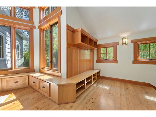 12790 S FIELDING Rd, Lake Oswego, OR 97034