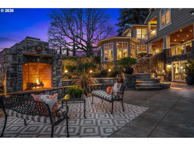 12790 S FIELDING Rd, Lake Oswego, OR 97034