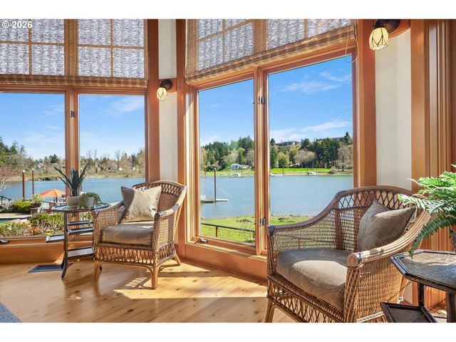 12790 S FIELDING Rd, Lake Oswego, OR 97034