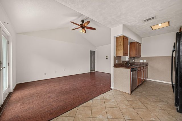 7506 Carver Avenue, Texas City, TX 77591