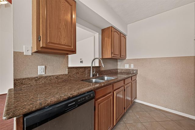 7506 Carver Avenue, Texas City, TX 77591