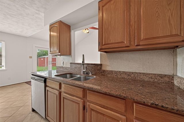 7506 Carver Avenue, Texas City, TX 77591