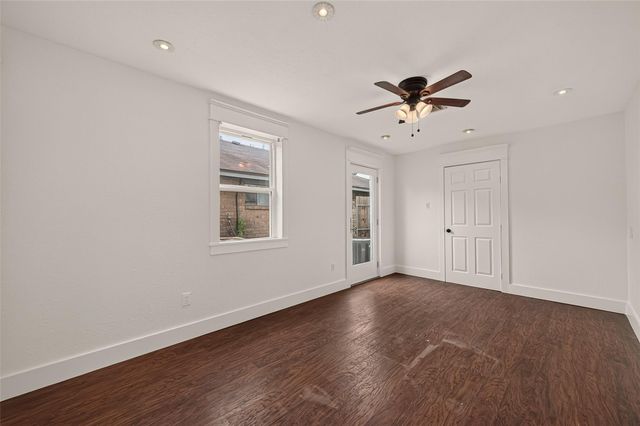 7506 Carver Avenue, Texas City, TX 77591