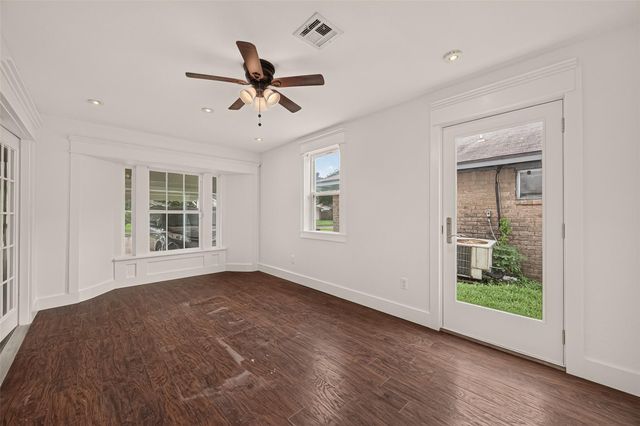 7506 Carver Avenue, Texas City, TX 77591