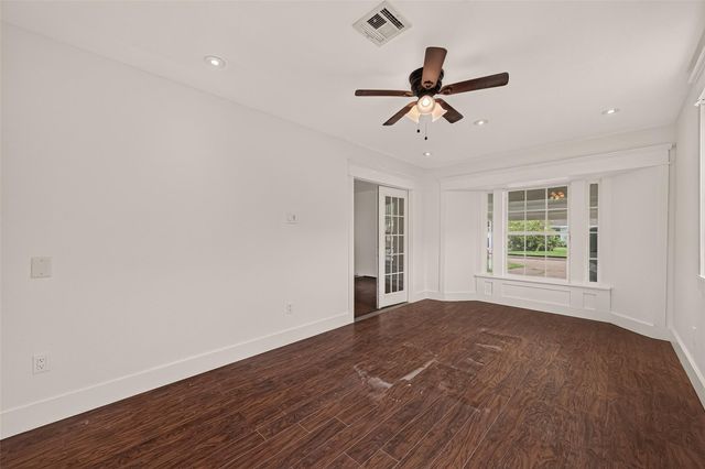 7506 Carver Avenue, Texas City, TX 77591