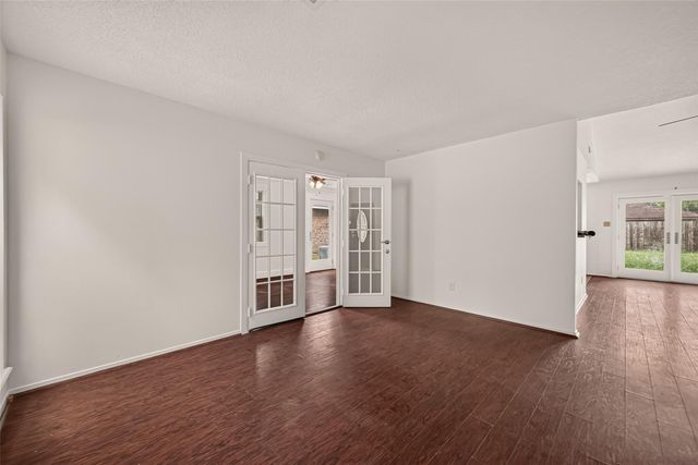 7506 Carver Avenue, Texas City, TX 77591