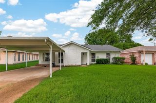 7506 Carver Avenue, Texas City, TX 77591