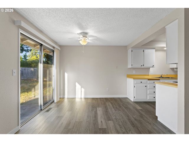 509 E PINEHURST Dr, Newberg, OR 97132