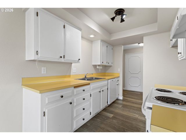 509 E PINEHURST Dr, Newberg, OR 97132