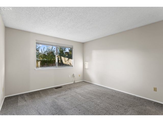509 E PINEHURST Dr, Newberg, OR 97132