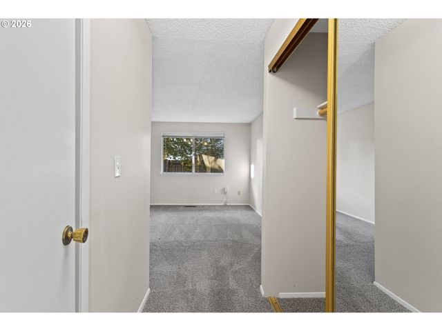509 E PINEHURST Dr, Newberg, OR 97132